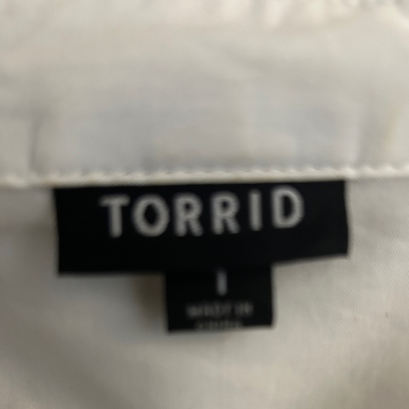 Torrid Classic White button-down Shirtdress. Size1X - Picture 6 of 7